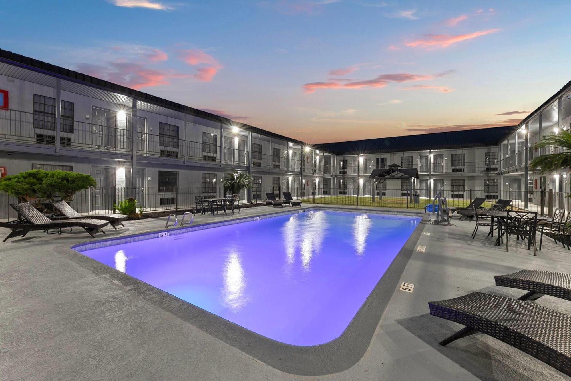 Days Inn By Wyndham San Antonio Near Lackland Afb Exterior photo